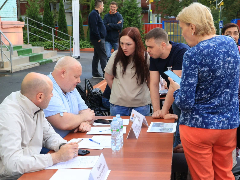 Подвалы заливает, шлагбаум неисправен: на жалобы жителей Угрешской, 20 ответят 17 сентября