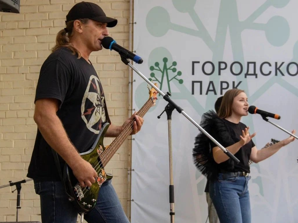 Лучшие танцевальные хиты исполнит музыкальная группа в Павловском Посаде