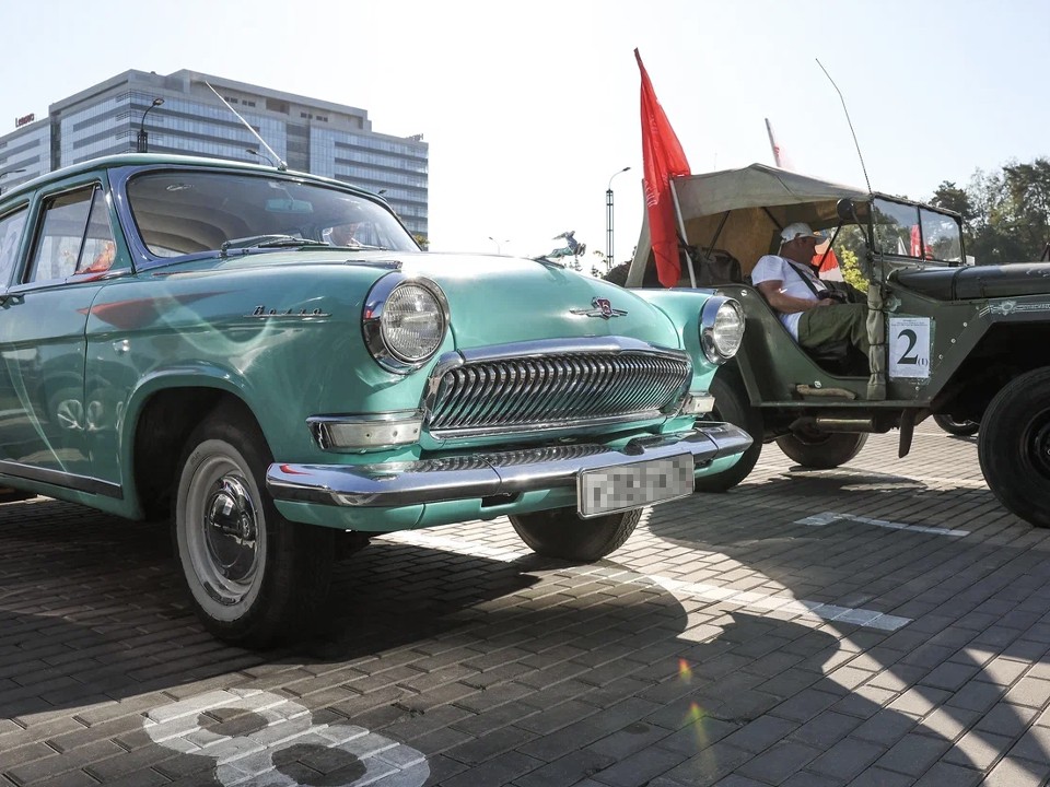 В подмосковном автопробеге приняли участие четыре поколения наследников Победы