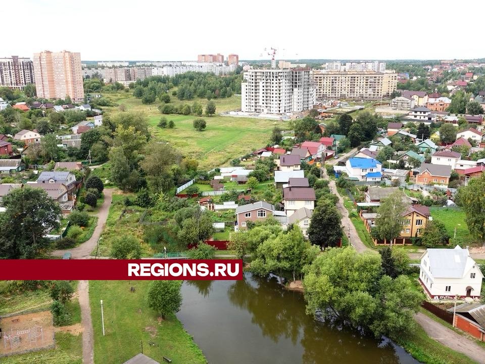 Живая изгородь и зоны у воды заменят «заброшку» в мкр-не Северный