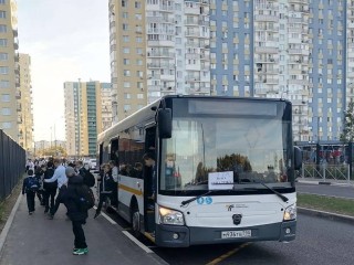 В Лобне автобусы с заездом к лицею «Авиатика» отправляются по новому расписанию