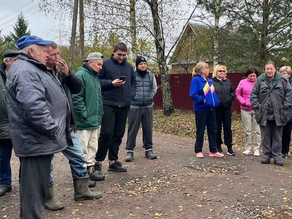 В деревне Сапегино расчистят контейнерные площадки по просьбе жителей