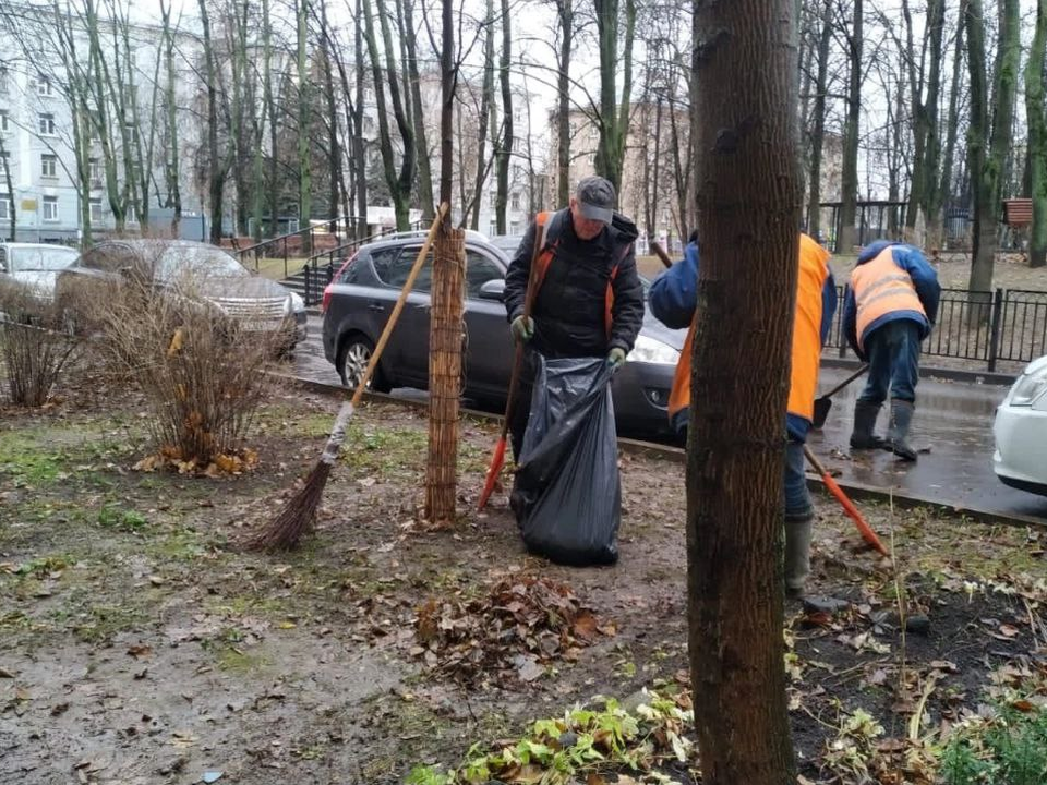 В Дзержинском набирают дворников, зарплата для них составит до 60 тыс. рублей