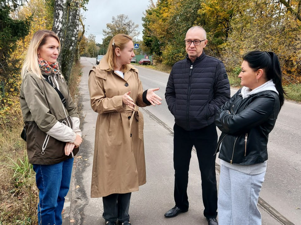 Коммунальные службы починили трубопровод в Свердловском, подача воды в дома возобновлена