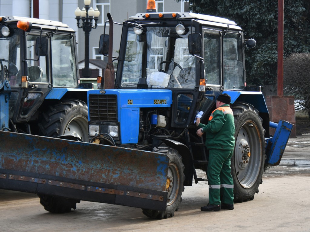 Технику для зимней уборки ступинских дорог подготовят до 1 ноября