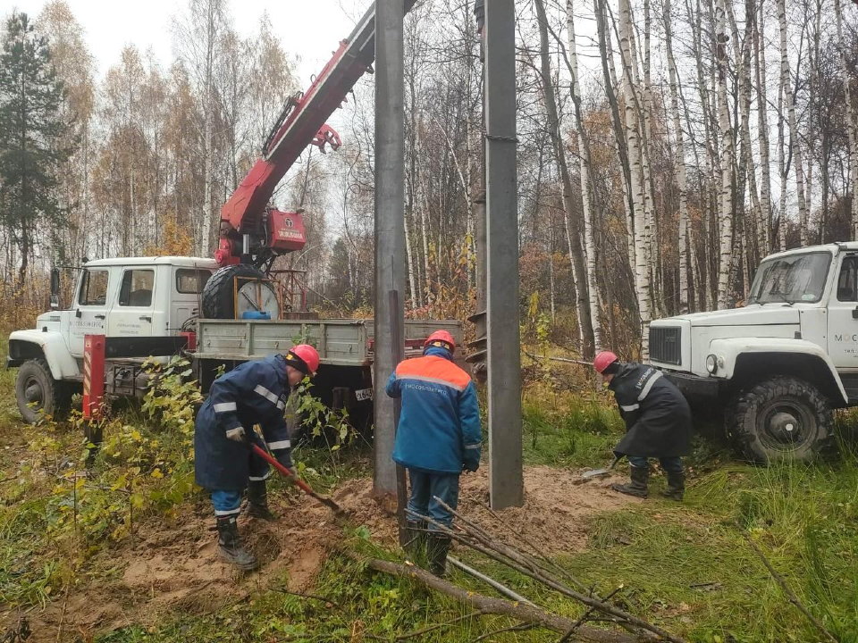 Новую ЛЭП построили энергетики в деревне Гаврино