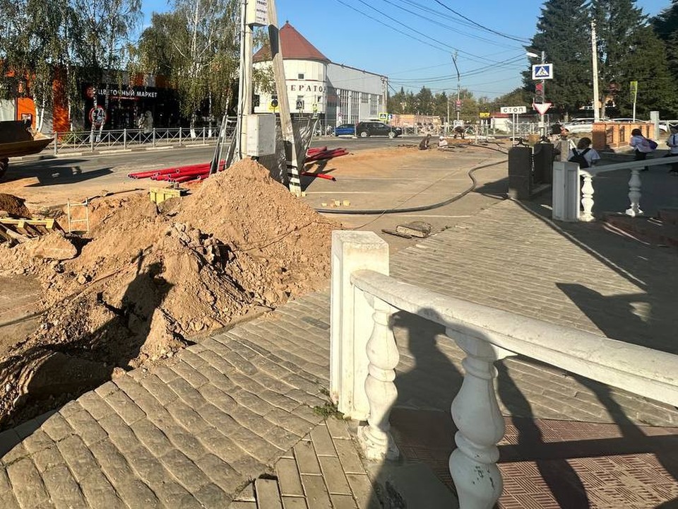 В Волоколамске положили заплатку на дорожке в виде неприличного символа