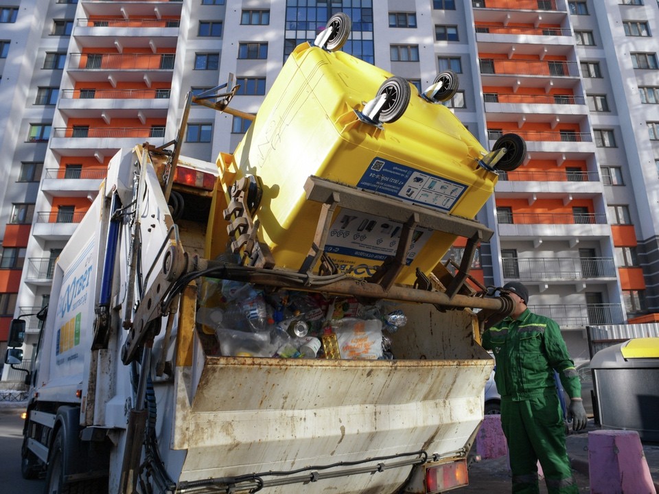 Жителям Подмосковья объяснили, как заставить оператора регулярно вывозить мусор