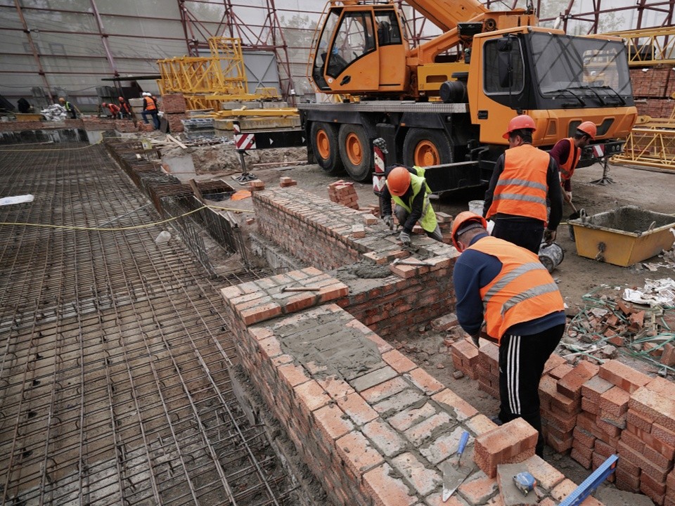 Многодетный отец из Подмосковья принимает участие в восстановлении разрушенных городов