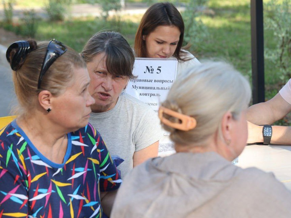 Дворы и детские площадки проверят в деревне Калистово на выездной администрации