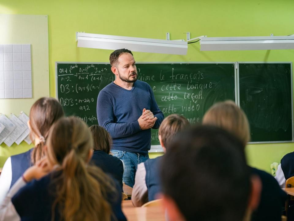 Врач-нарколог рассказал ученикам Белоомутской школы, как не спиться