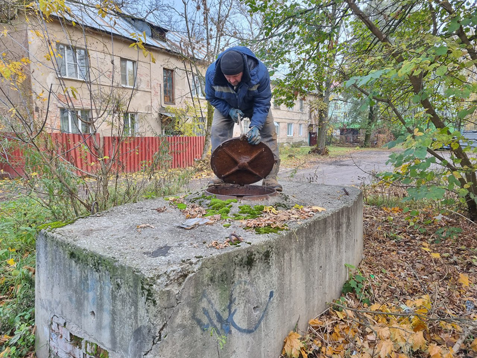 Проблемы на тепловых сетях в Красноармейске начали выявлять на еженедельных обходах