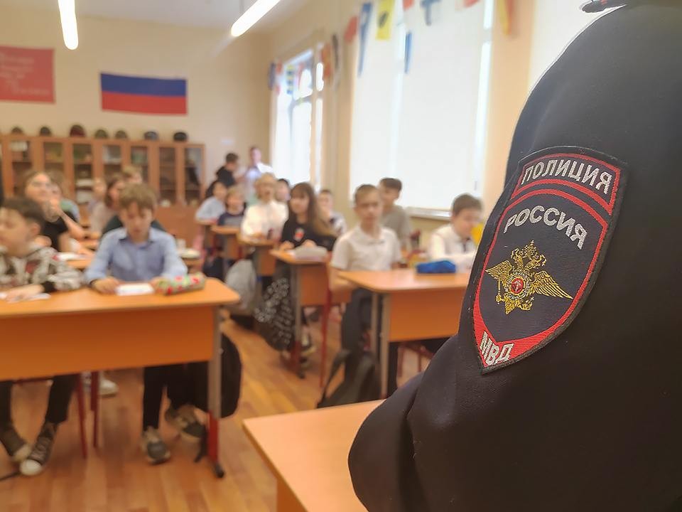 Краснознаменские полицейские пригласили школьников в свои ряды