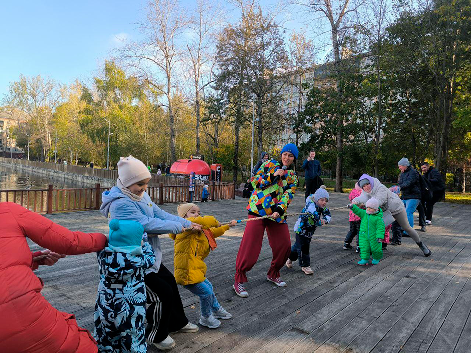 Как отметили День отца в Королеве у пруда в Юбилейном