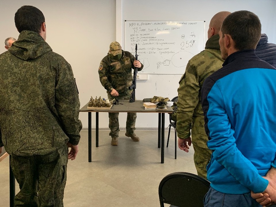 Жителей Волоколамска приглашают служить по контракту