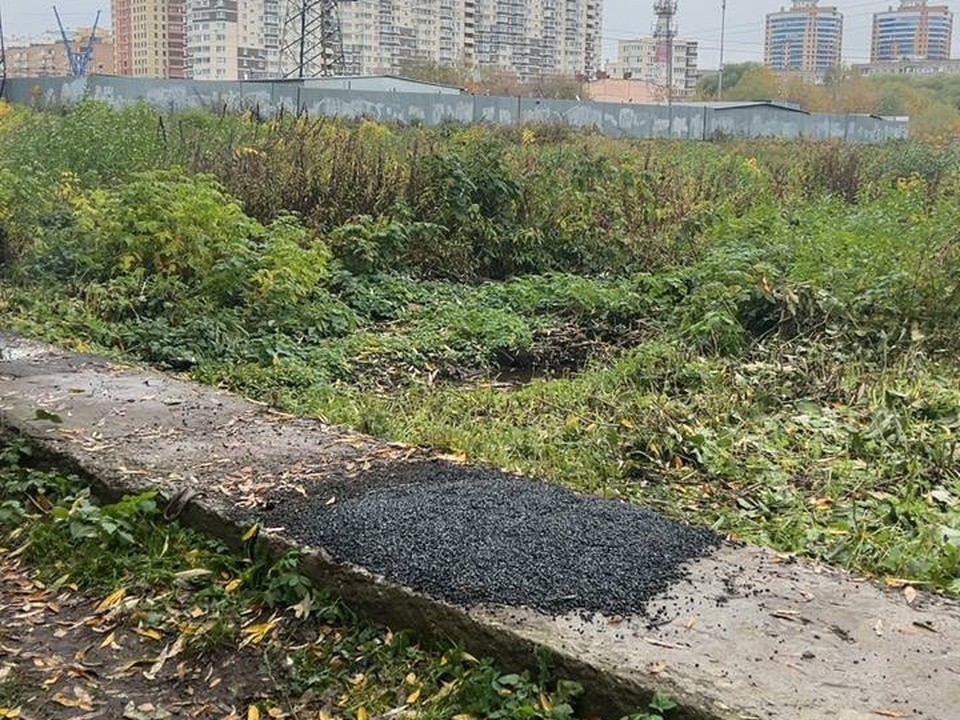 Дыру в технической тропинке на улице Советской заделали раньше обещанного
