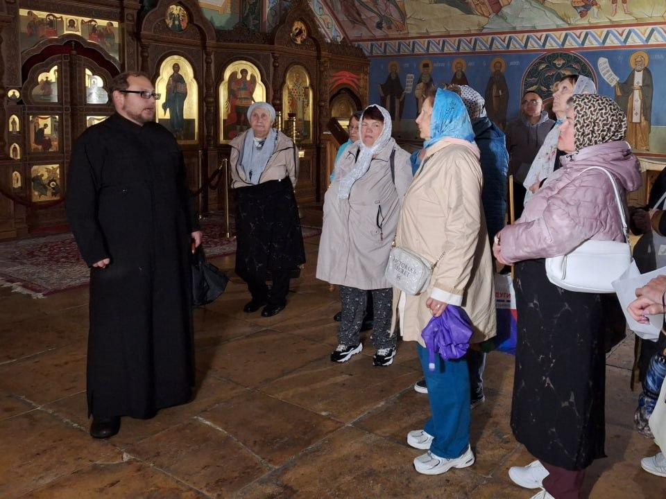 В пещеру к монахам: электростальские пенсионеры съездили на бесплатную экскурсию