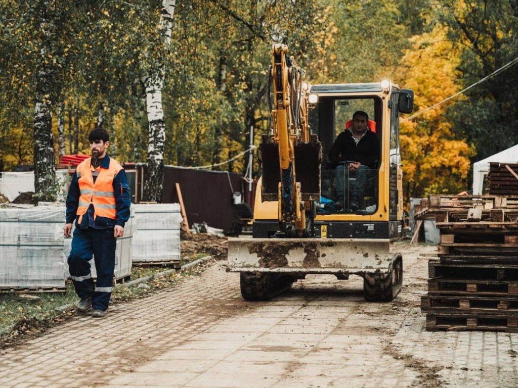 В Лосино-Петровском приступили к благоустройству территорий после ремонта теплосетей