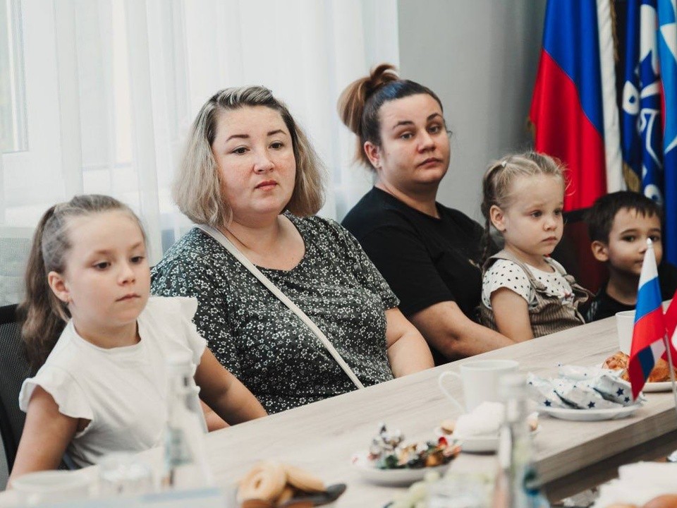 В ходе марафона «Служение» в Лосино-Петровском рассказали о поддержке семей участников СВО