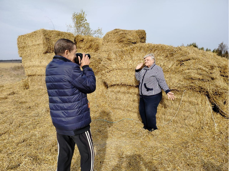 Постояльцы пансионата №2 оттачивали навыки фотографа в серебрянопрудских полях