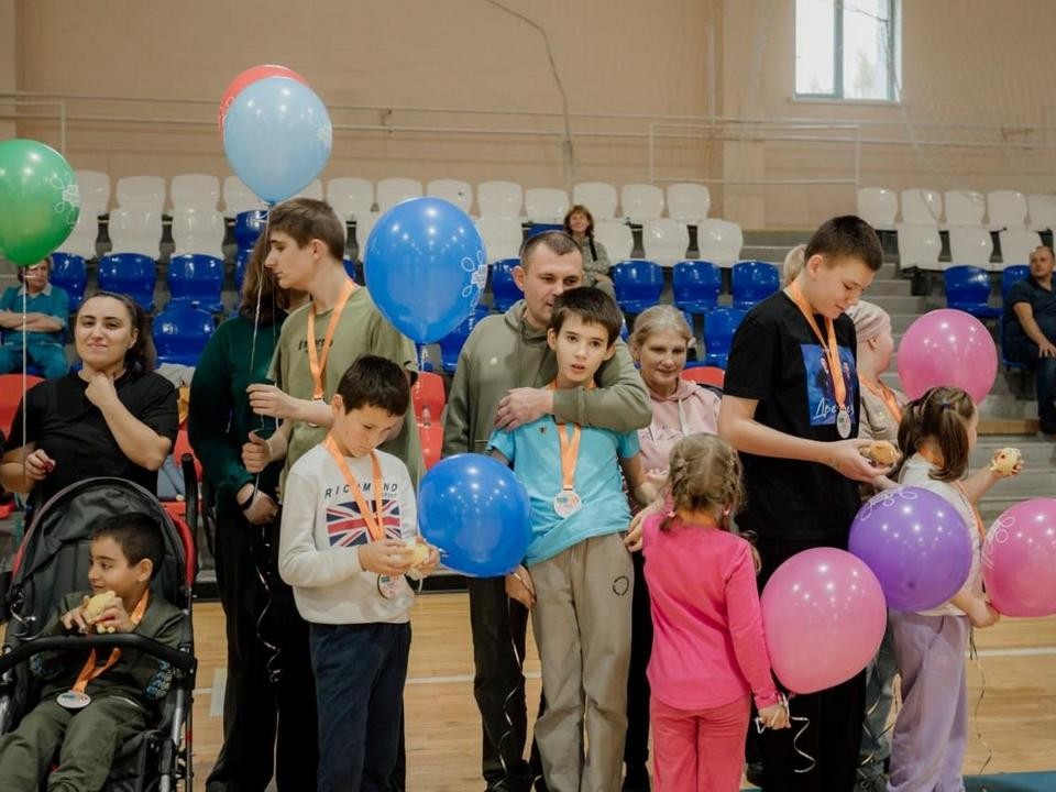 В Мытищах дети с особенностями развития научились основам игры в баскетбол