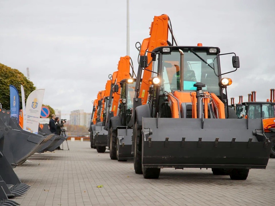 Новая коммунальная техника пополнила автопарк 33 городских округов Подмосковья