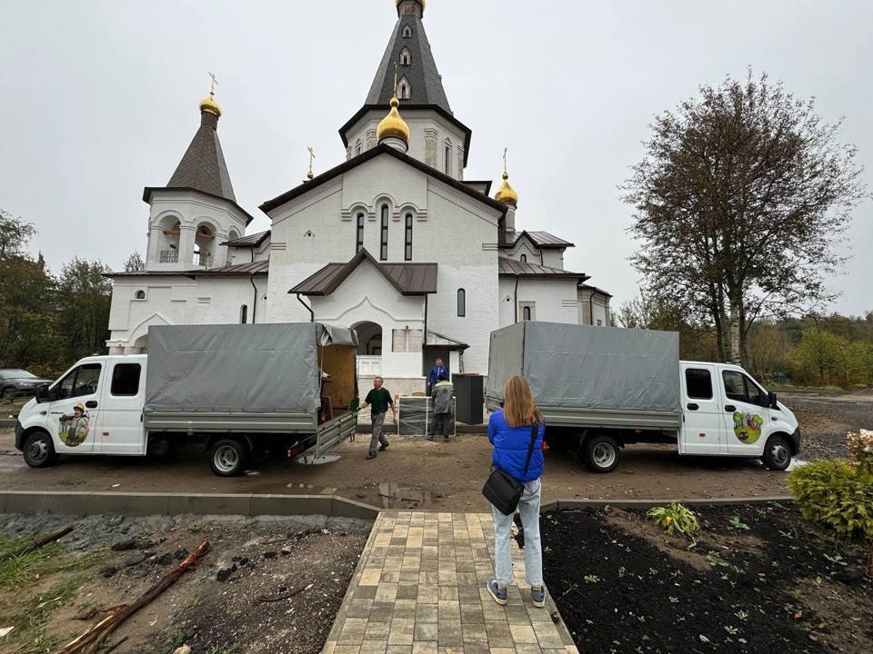 Подготовить учебный класс для воскресной школы помогли общественники и волонтеры