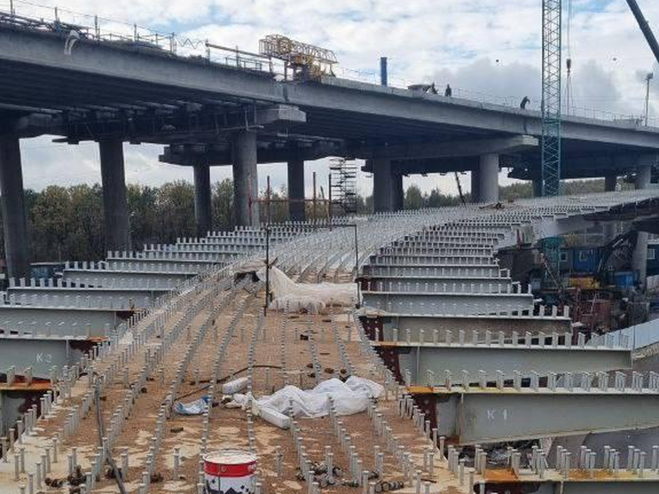 На трассе ЮЛА скоро достроят эстакаду через реку Купелинка