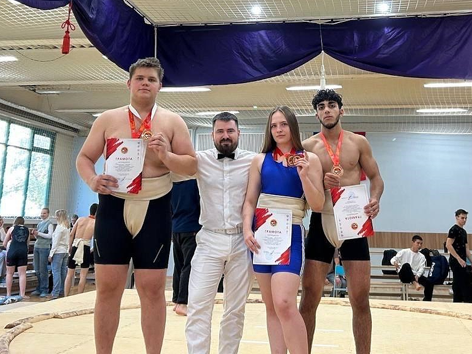 Чеховцы вернулись призерами с всероссийских соревнований по сумо