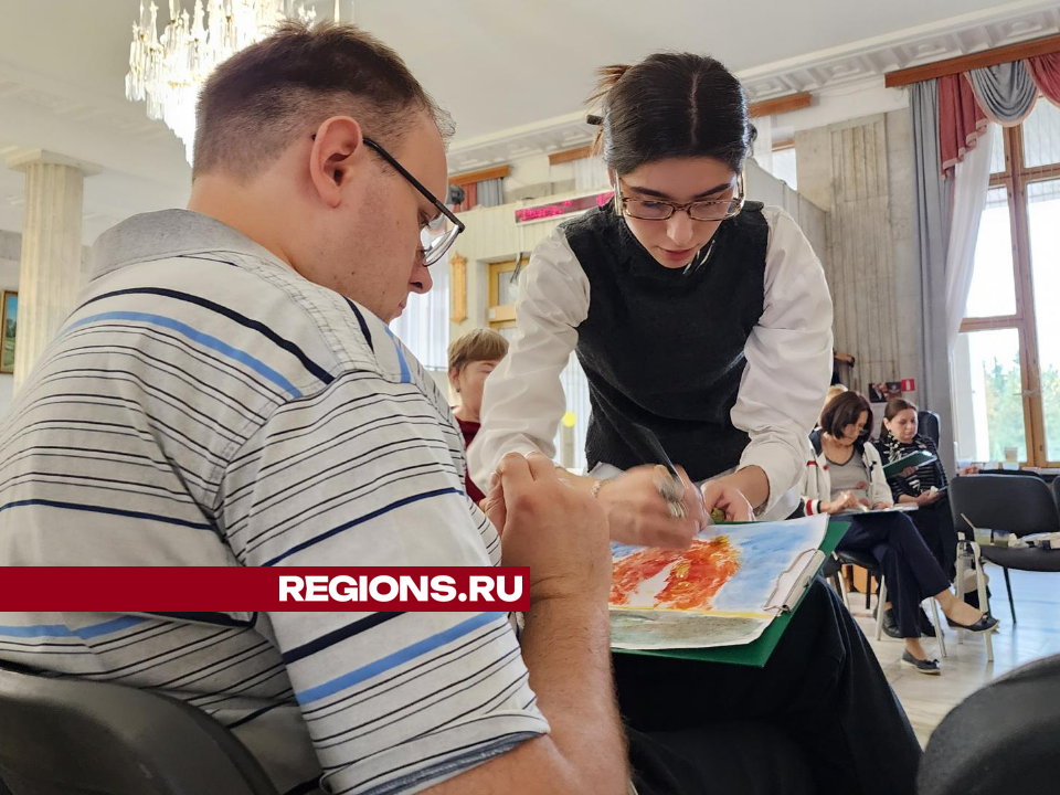 В Рузе для ветеранов, жен и вдов участников СВО провели урок арт-терапии