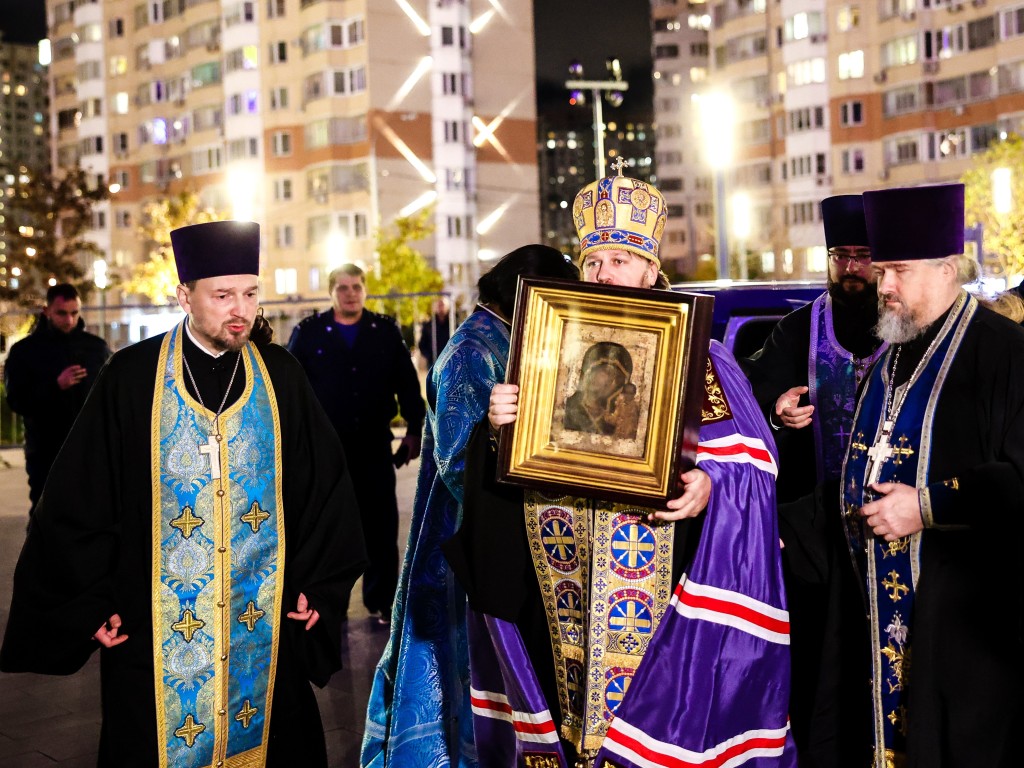 Всероссийский молебен о Победе прошел в Никольском соборе Красногорска