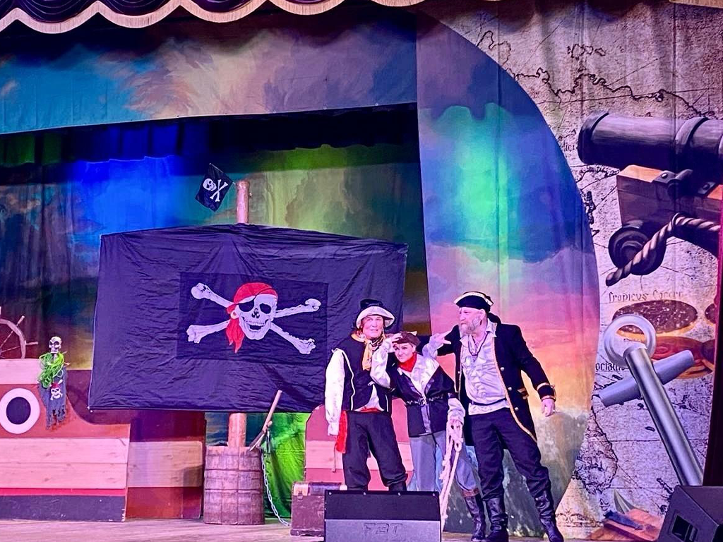 «Тайну пиратских сокровищ» показали в ДК имени В.Н. Леонова