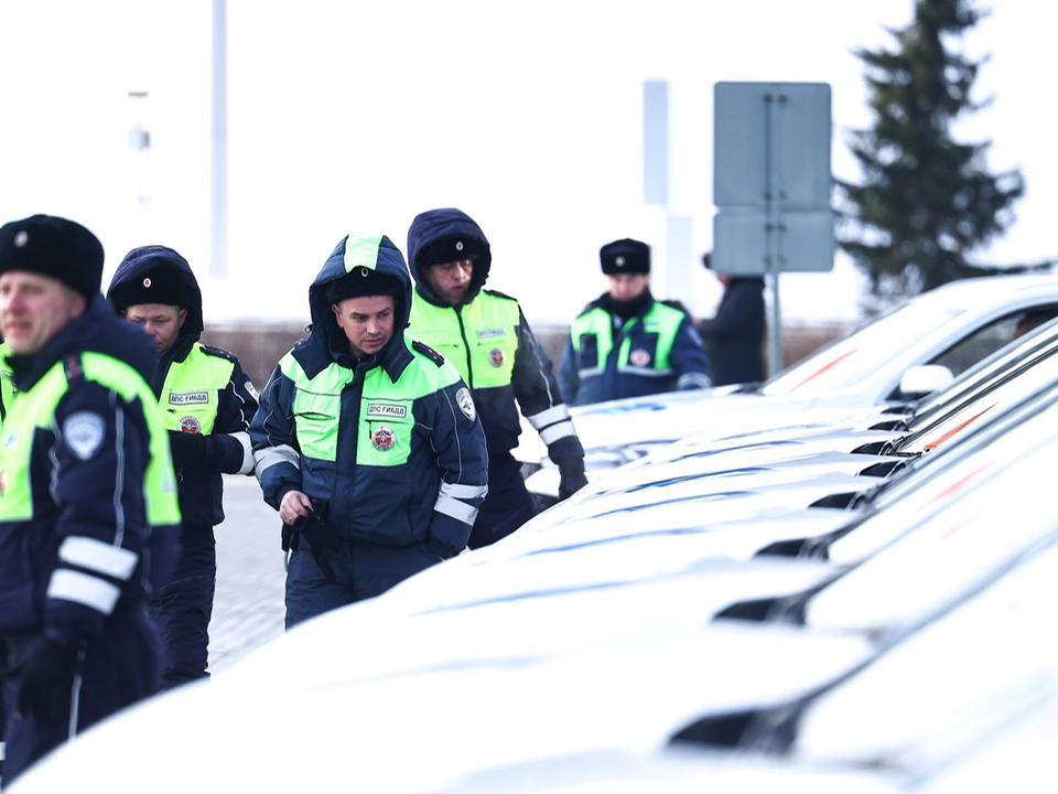 «Засветись!»: дорожные полицейские раздадут дзержинцам жилеты со световозвращателями