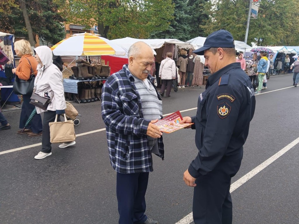 Пожарные порекомендовали серебрянопрудцам закупиться самоспасателями