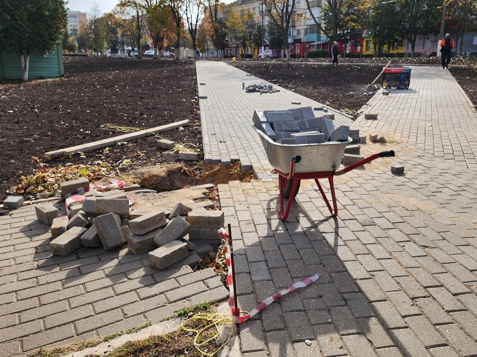 В шестом микрорайоне Лыткарина до конца года расширят проезжую часть и обустроят тротуар