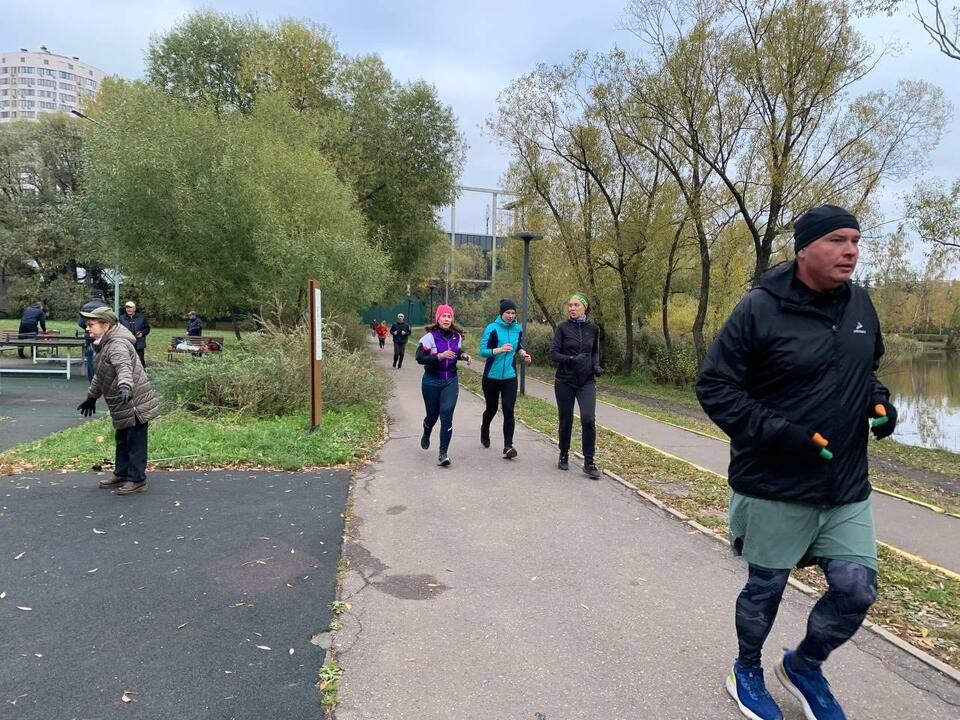 Реутовчан приглашают на осеннюю пробежку в Центральный городской парк