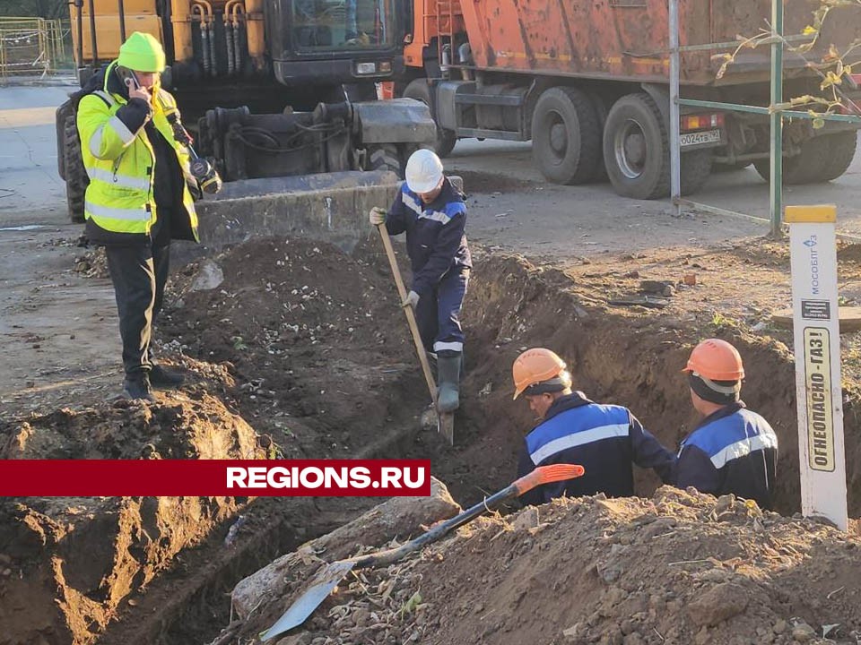 В Свердловском приступили к замене канализации