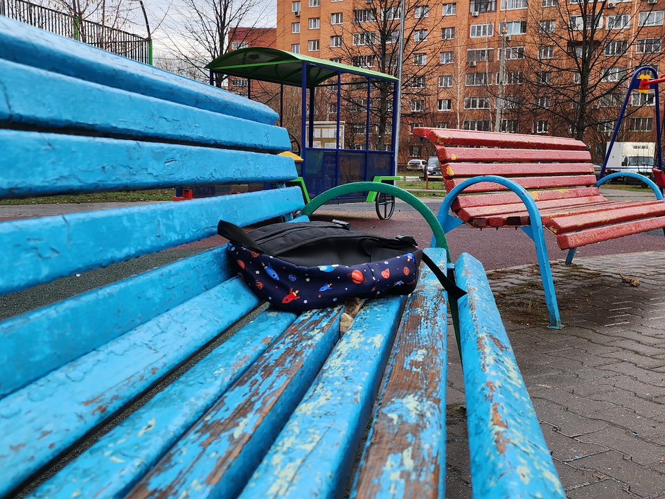 Нездоровый мужчина мастурбирует на детских площадках в Жулебине
