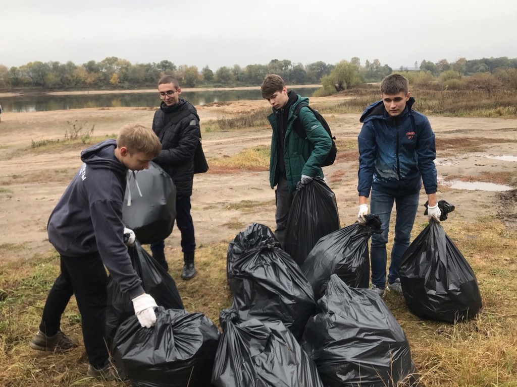 Экоактивисты привели в порядок берег Оки в Ступине