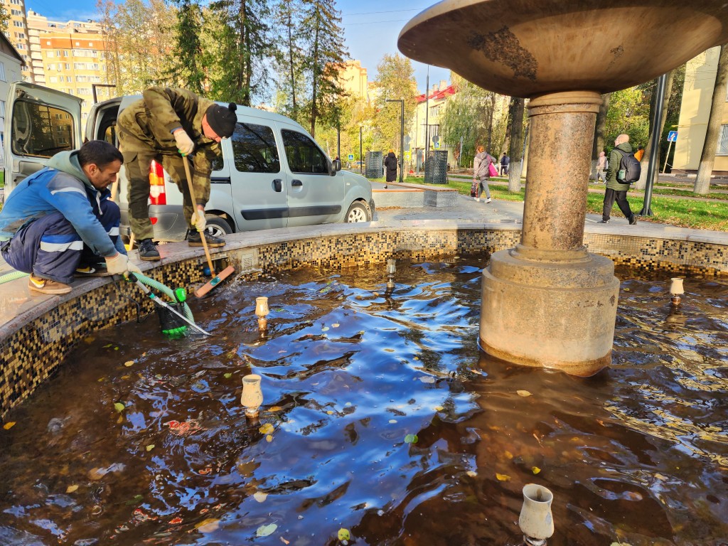 Фонтаны в Раменском подготавливают к зиме, на Гурьева уже закрыли