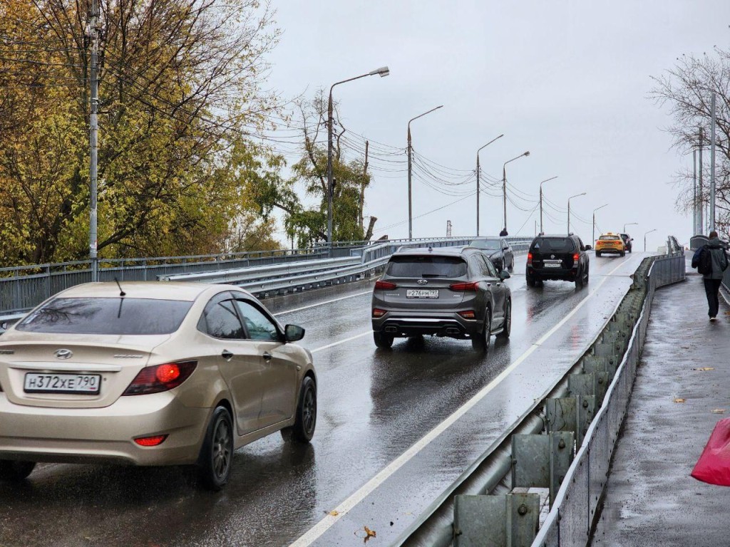 В Воскресенске на мосту через путепровод «88 км» восстановлено двухполосное движение