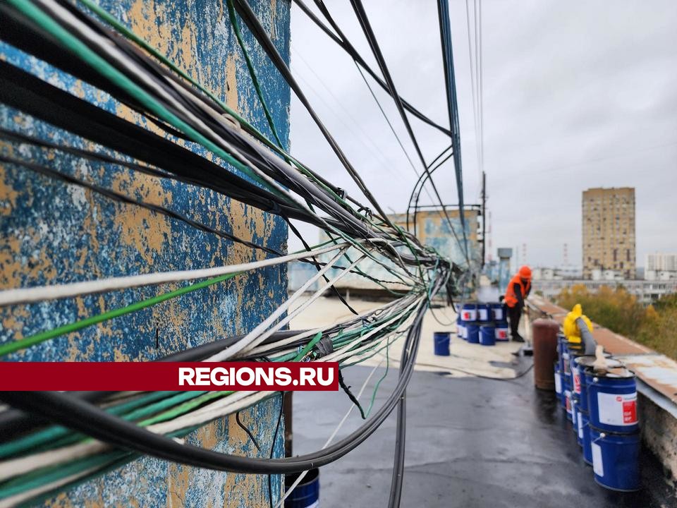 Жильцы двух домов на улицах Юбилейной и Матросова встретят холода с новой кровлей