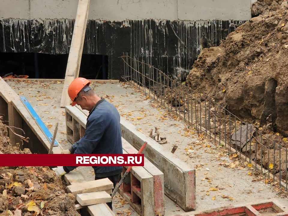 В центре «Ясенки» под Подольском подводят коммуникации к строящемуся бассейну