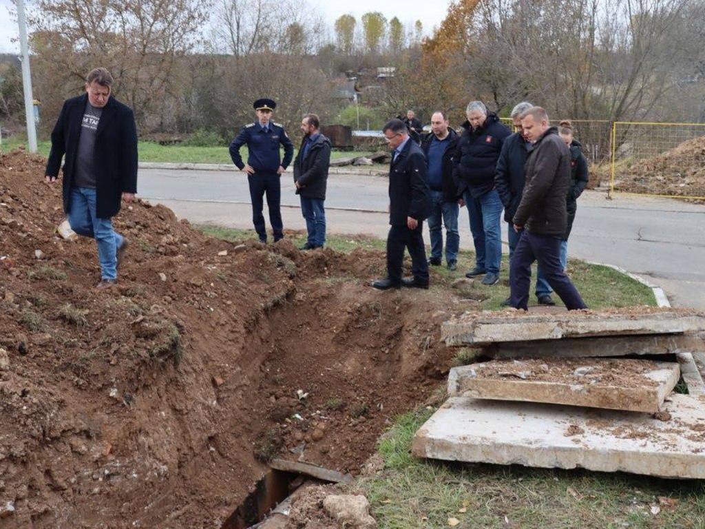 Трубы на проблемном участке теплотрассы в Семеновском заменят до 3 ноября