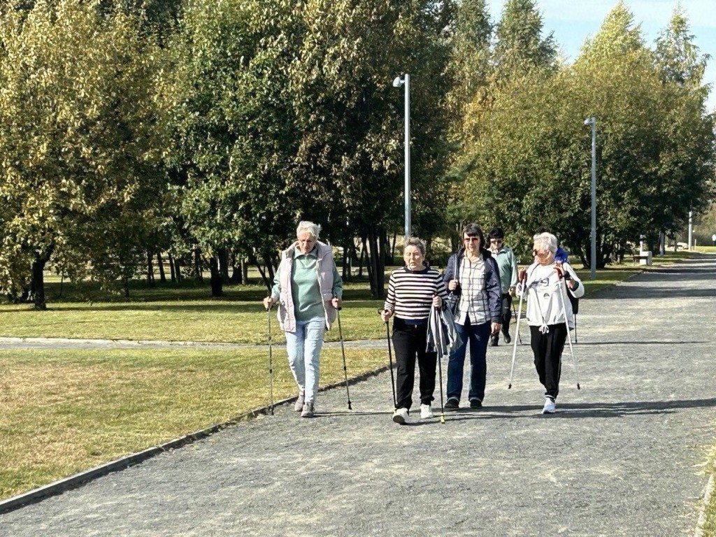 В парке «Бронницкий луг» займутся дыхательной гимнастикой и скандинавской ходьбой