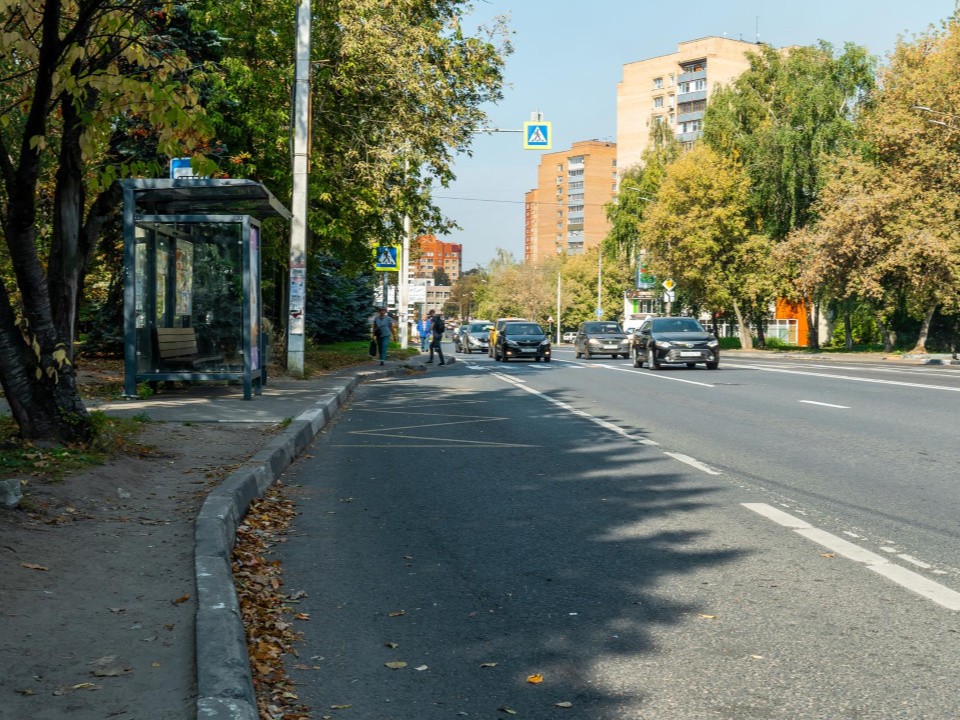 В Подмосковье отремонтировали остановки на семи дорогах