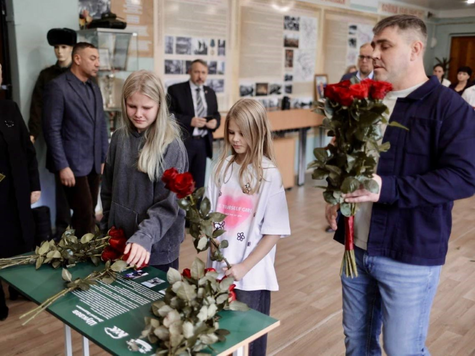 «Парту Героя» в честь мобилизованного выпускника открыли в Чеховском техникуме