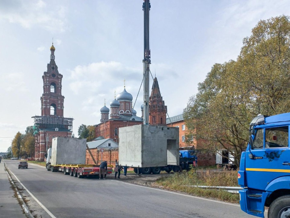 В Колычево привезли первые модули здания ФАПа