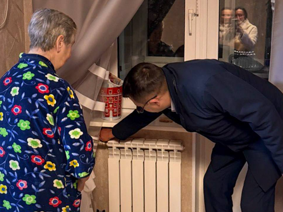 Депутат Государственной Думы проверил, тепло ли в квартирах электростальцев