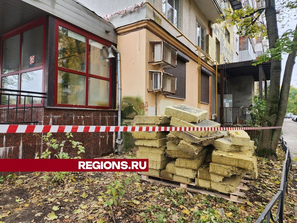 Жильцы многоквартирного дома на берегу Яузы встретят зиму с утепленными фасадами